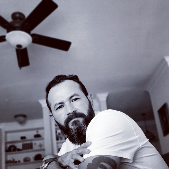 Meet your Posher, Alex - Picture 1 of 1